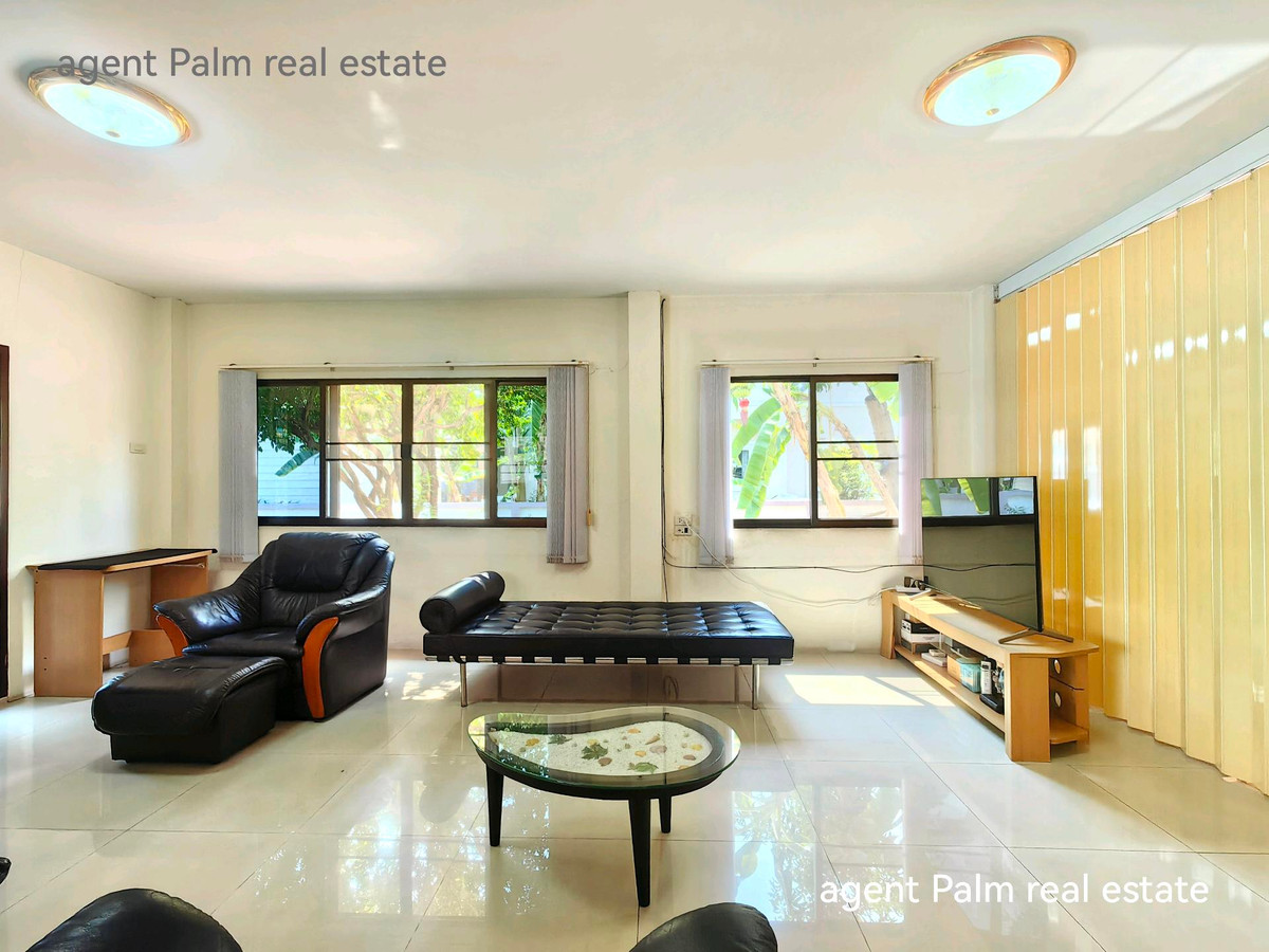 For SaleHousePattaya, Bangsaen, Chonburi : 🏡✨ 2-story detached house for sale, Luxury Detached House, on a large plot of land. Rare in Ang Sila