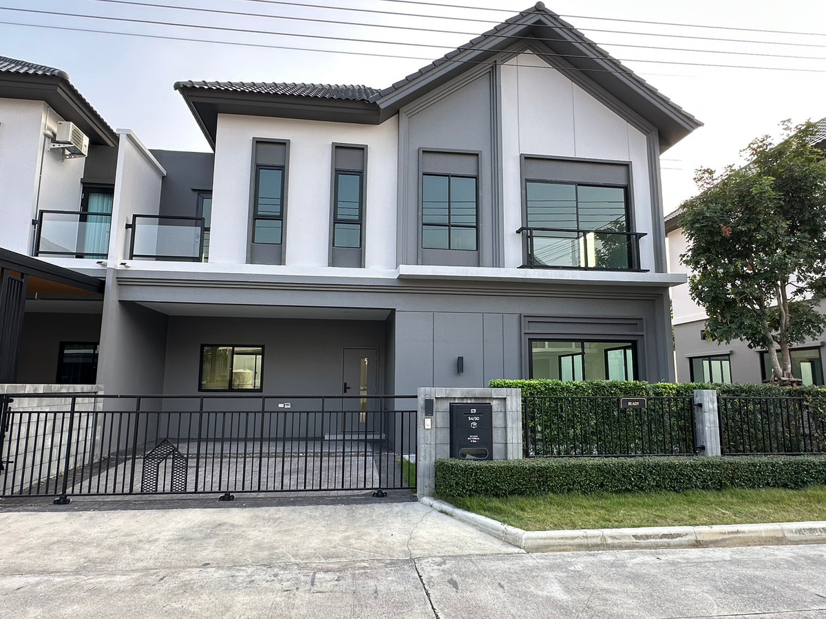 ขายปทุมธานี รังสิต ธรรมศาสตร์ : บ้านแฝดหลังใหญ่ ใกล้ BTSคูคต เพียง5นาที มีรถรับ-ส่ง