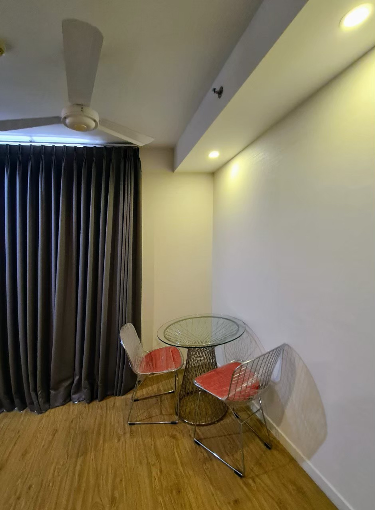 ขายคอนโดสีลม ศาลาแดง บางรัก : 🏠✨ ไซมิส สุรวงศ์ | ขายคอนโด 1 ห้องนอน (HBH-ST-147)