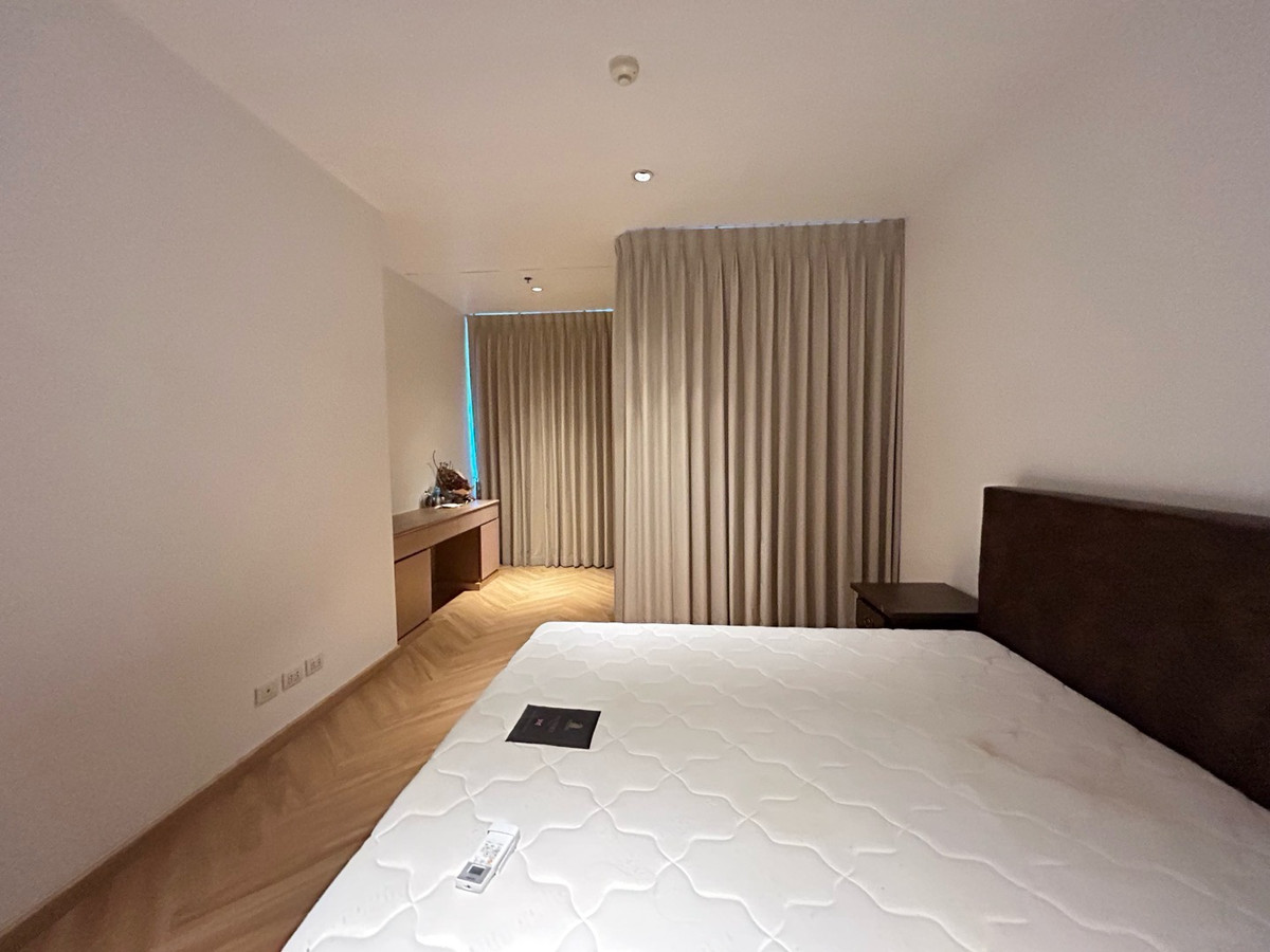 For RentCondoSathorn, Narathiwat : for rent the empire place sathorn separate 1Bed 1bath fully furniture