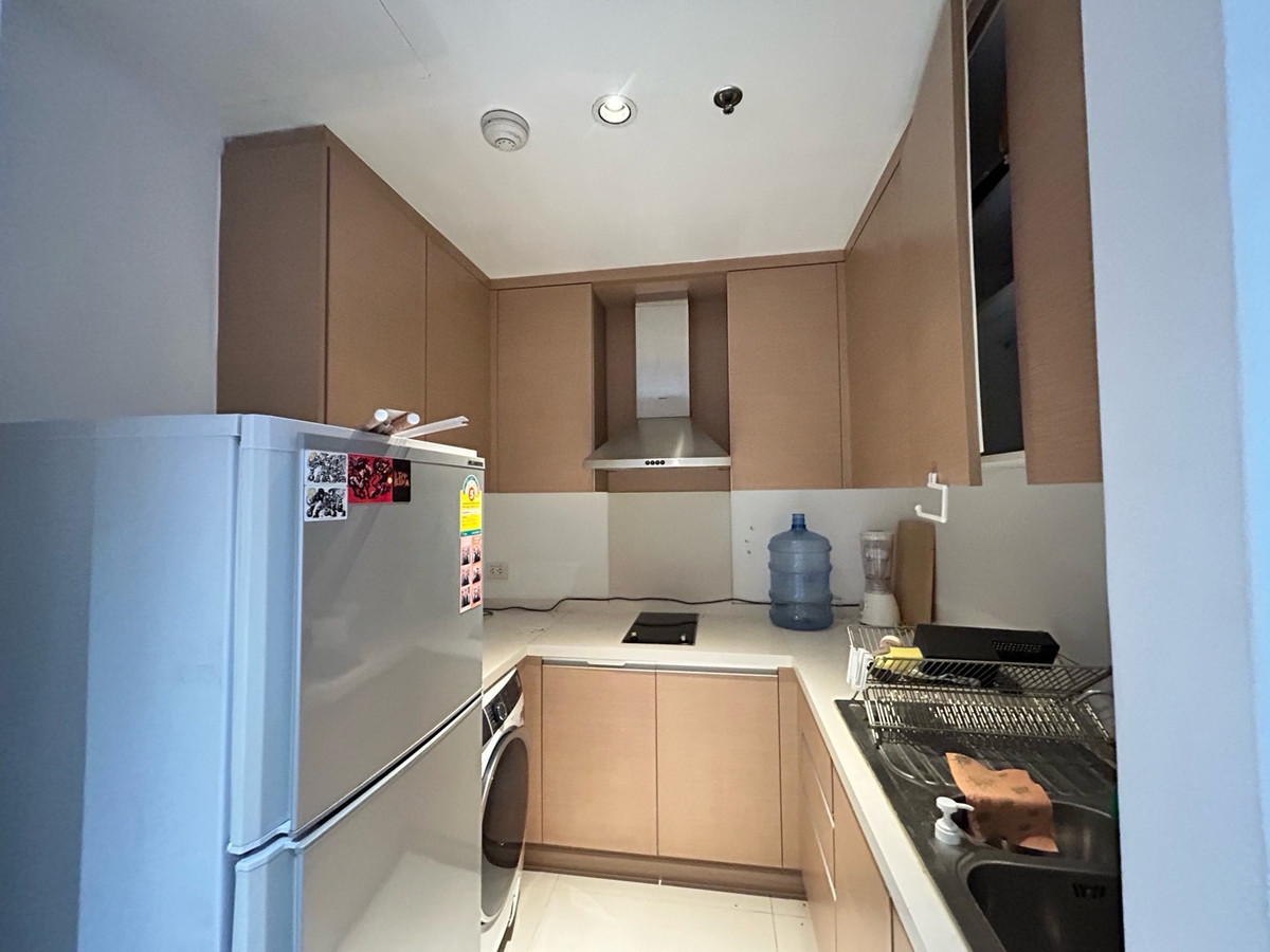 For RentCondoSathorn, Narathiwat : for rent the empire place sathorn separate 1Bed 1bath fully furniture