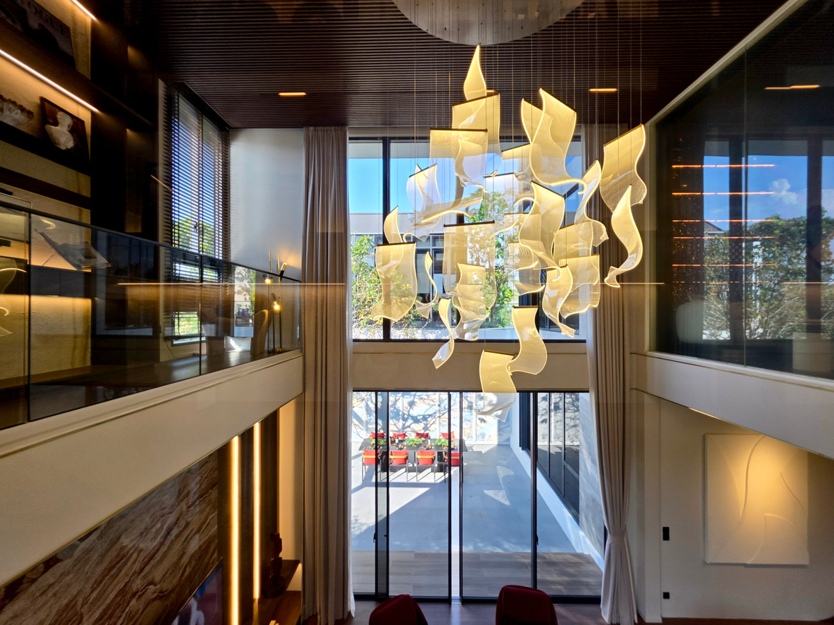 ขายบ้านลาดกระบัง สุวรรณภูมิ : For Sell บ้านเดี่ยวโครงการ Vive กรุงเทพกรีฑา ตัดใหม่ พร้อมมีลิฟต์ส่วนตัว 4 นอน 6 น้ำ ที่ดิน 130 ตร.ว 716 ตร.ม ติดต่อ 062-4468565 กี้