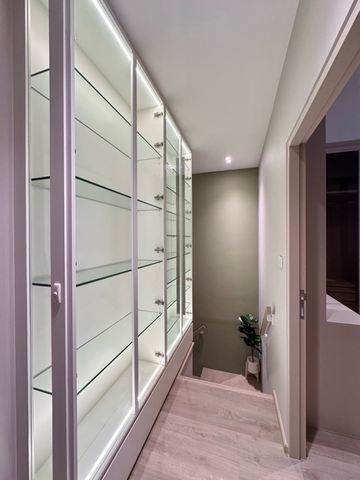 ให้เช่าทาวน์โฮมบางนา แบริ่ง ลาซาล : 💥ForRent💥3Bed • Indy Bangna-Ramkhamhang2 🏡 Near Mega Bangna‼️  Beautifully decorated 🌟 Ready to move in ‼️ Fully Furnished ✨