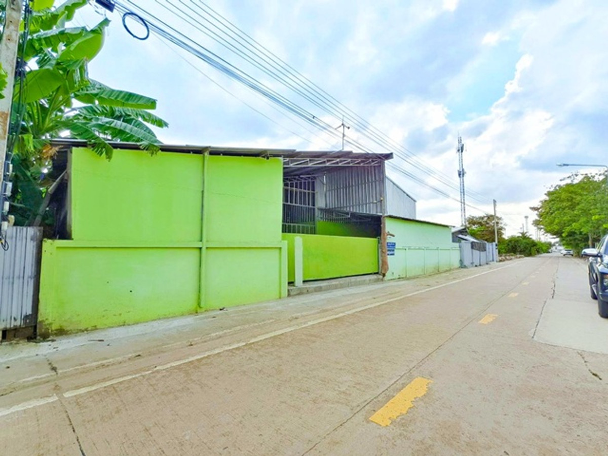 For RentWarehousePathum Thani,Rangsit, Thammasat : KhlongSi LamLukKa 1.2km. Ring road/motorway 1.6 km. BuengKhamPhroi 1km. Warehouse 800 sq.m.