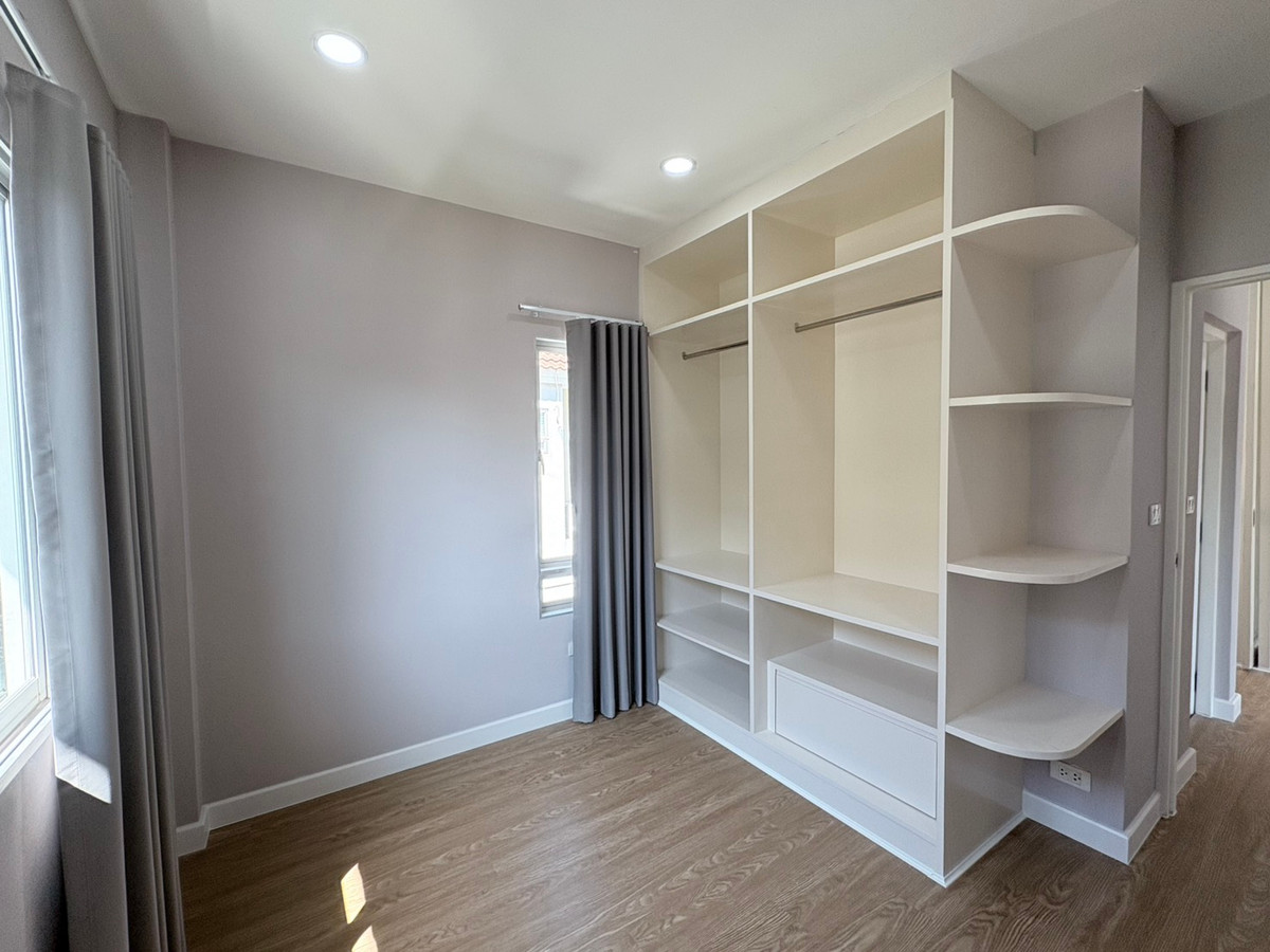 For SaleHouseRama5, Ratchapruek, Bangkruai : 📉 Great Deal, luxurious detached house at an affordable price - Life Bangkok Boulevard Ratchaphruek Rattanathibet project, corner house, very good location.