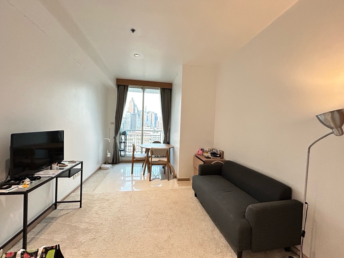 For RentCondoSathorn, Narathiwat : for rent the empire place sathorn separate 1Bed 1bath fully furniture