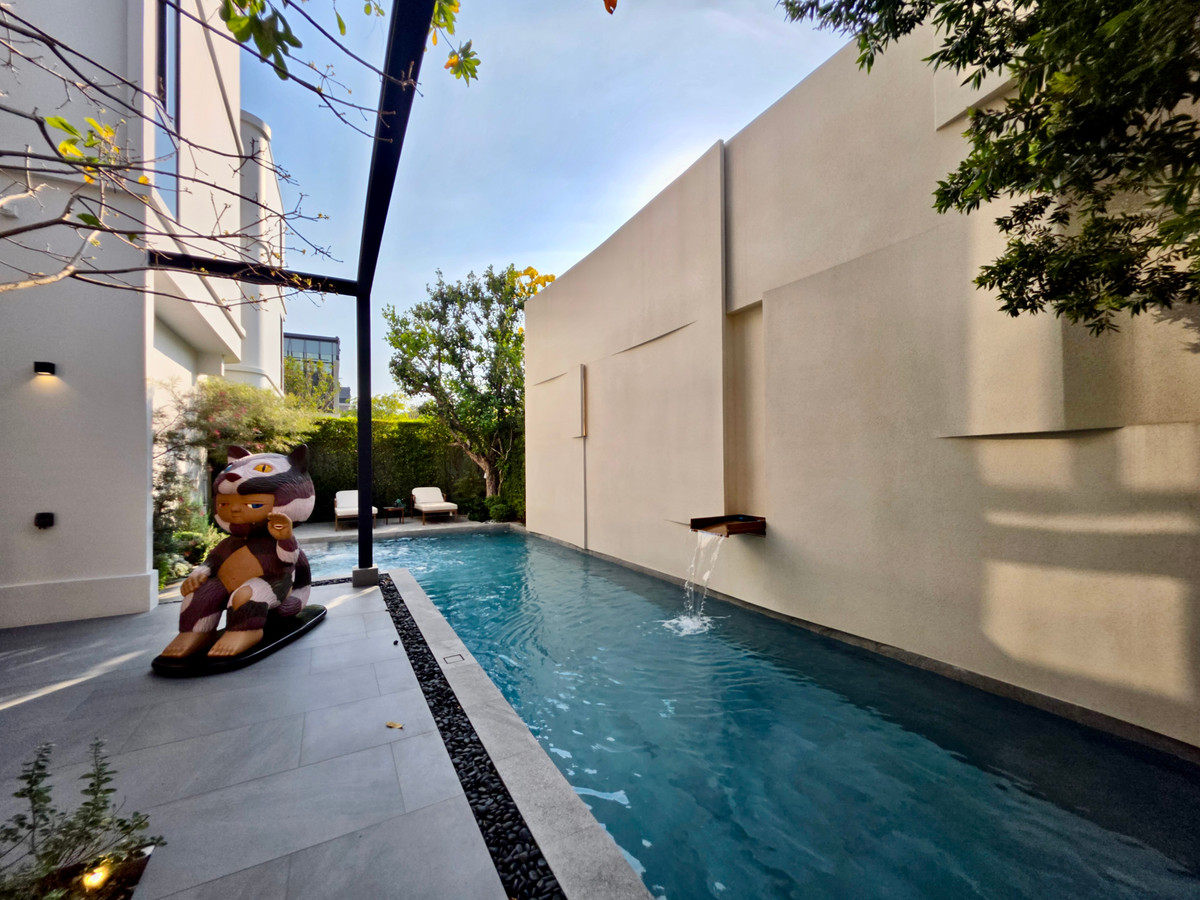 ขายบ้านลาดกระบัง สุวรรณภูมิ : ขาย โครงการ Vive กรุงเทพกรีฑา ตัดใหม่ บ้านเดี่ยว 3 ชั้น ที่ดินเริ่มต้น 130 ตารางวา 4 ห้องนอน 6 ห้องน้ำ ใกล้โรงเรียนนานาชาติชั้นนำ ติดต่อ 062-4468565 กี้