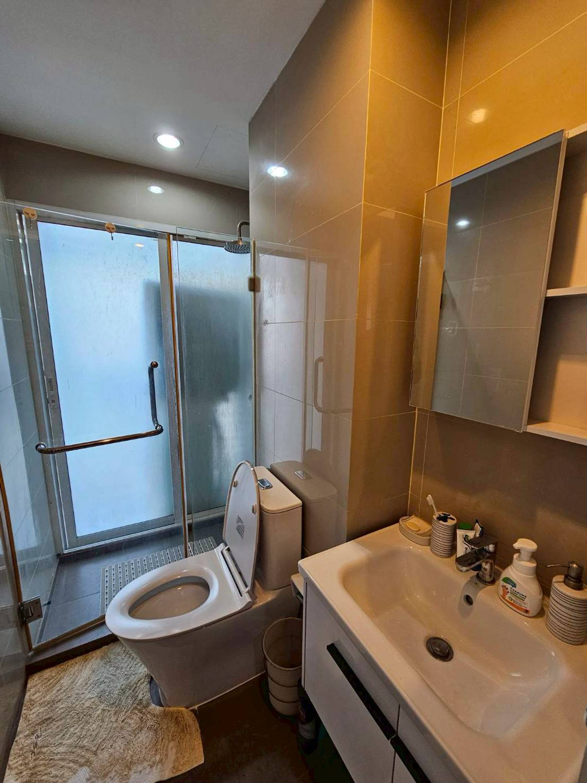 ให้เช่าคอนโดลาดพร้าว เซ็นทรัลลาดพร้าว : sym vipha - ladprao ว่างให้เช่า ห้องใหญ่ ใจกลางเมือง ขนาดห้อง 70 ตรม. ใกล้ BTS ห้าแยกลาดพร้าว