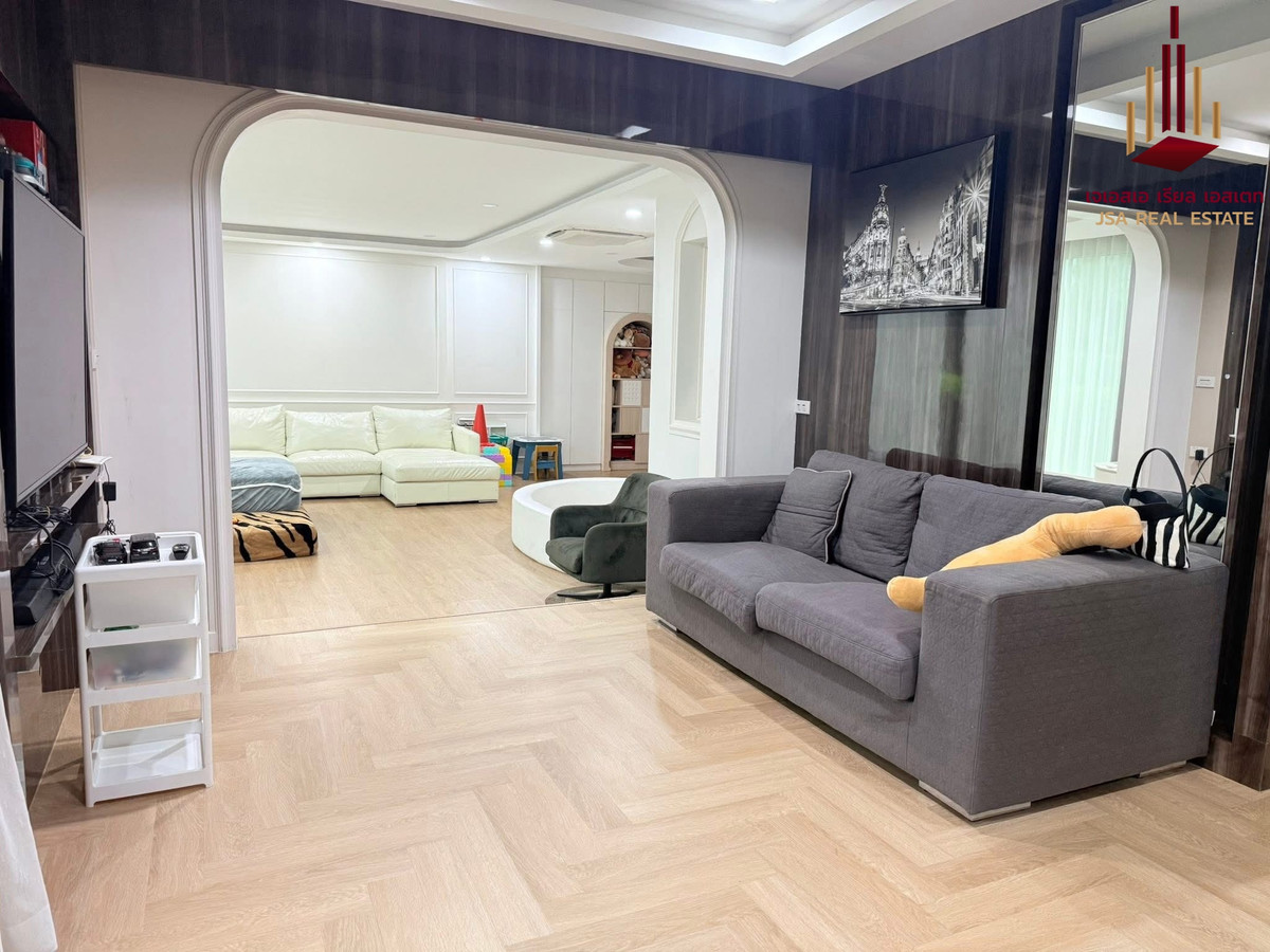 For SaleHousePattanakan, Srinakarin : ✨ For Sale: Golden Village Onnut - Pattanakarn ✨ 💰 Only 12,900,000 THB