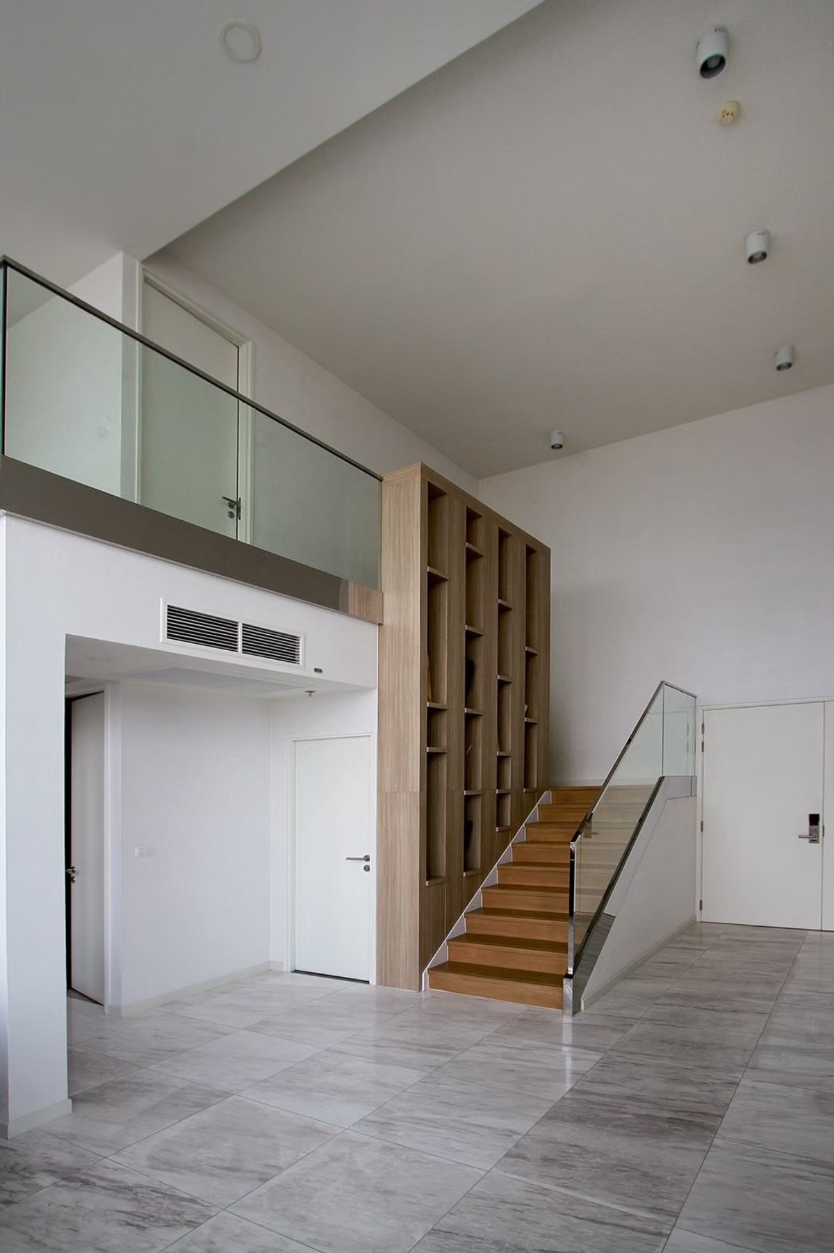 ขายคอนโดสีลม ศาลาแดง บางรัก : 🏠✨ ไซมิส สุรวงศ์ | ขายคอนโด 4 ห้องนอน (HBH-ST-149)