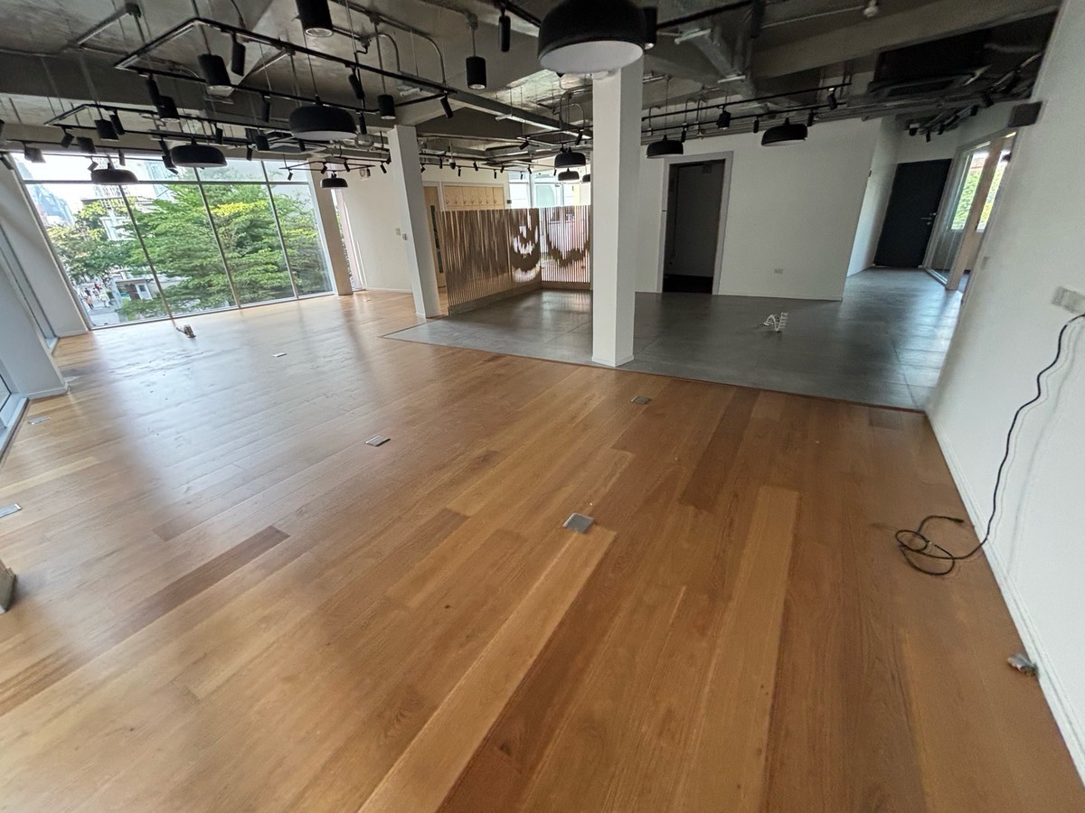 For RentShowroomOnnut, Udomsuk : 🚆 Commercial Space for Rent – Directly Connected to BTS Phra Khanong (0 meters!):200sqm :130,000THB/month