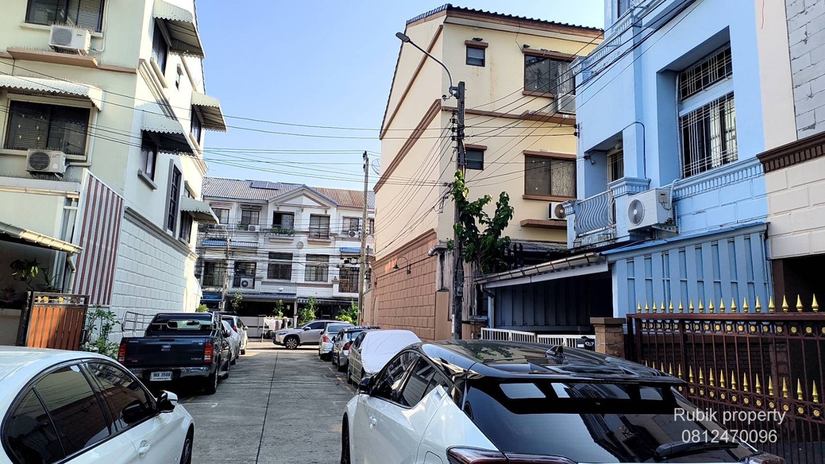 ขายทาวน์โฮมโชคชัย4 ลาดพร้าว71 : 💰✨ ขายทาวน์โฮม บ้านกลางเมือง กรุงเทพ – เหม่งจ๋าย–ลาดพร้าว 80 ถูกที่สุดในโครงการ! ราคาพิเศษสุด คุ้มแบบหาที่ไหนไม่ได้แล้ว RB1672