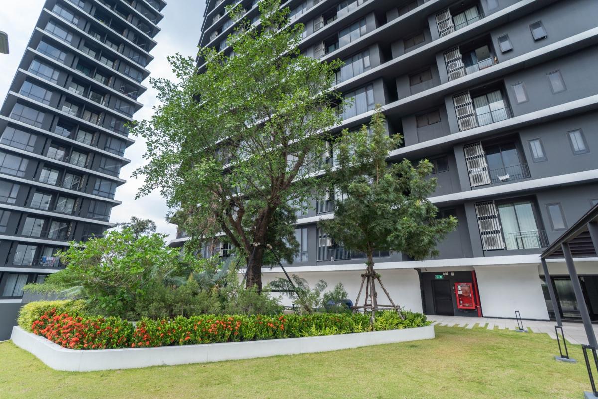 For RentCondoWongwianyai, Charoennakor : 🔥For Rent Now🔥 Chapter Charoen Nakhon Riverside, brand new unit with river view, fully furnished and ready to move in. Near ICONSIAM and BTS Krung Thon Buri.