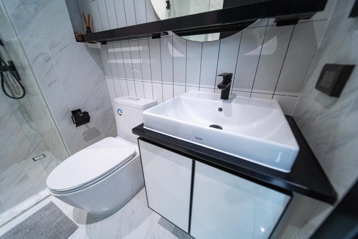 For RentCondoWongwianyai, Charoennakor : 🔥For Rent Now🔥 Chapter Charoen Nakhon Riverside, brand new unit with river view, fully furnished and ready to move in. Near ICONSIAM and BTS Krung Thon Buri.