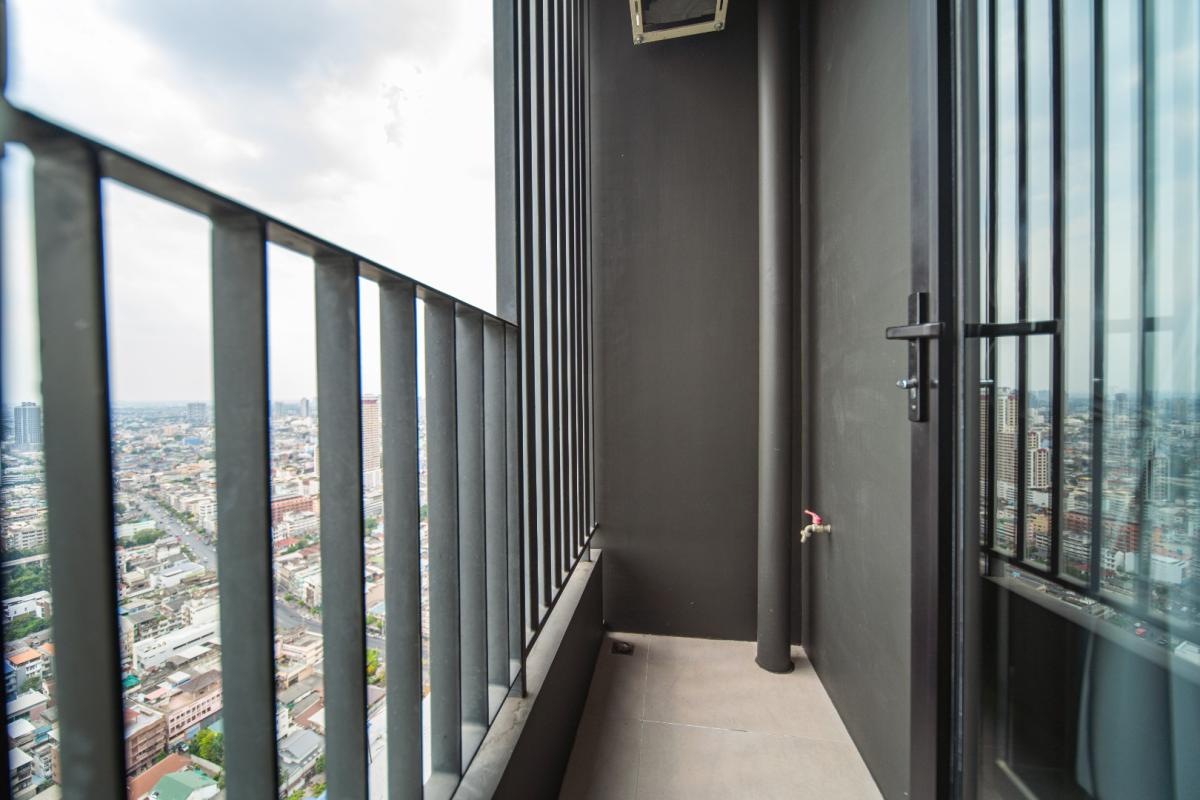 For RentCondoWongwianyai, Charoennakor : 🔥For Rent Now🔥 Chapter Charoen Nakhon Riverside, brand new unit with river view, fully furnished and ready to move in. Near ICONSIAM and BTS Krung Thon Buri.