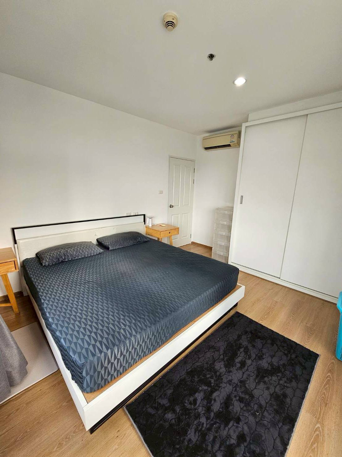 ให้เช่าคอนโดลาดพร้าว เซ็นทรัลลาดพร้าว : sym vipha - ladprao ว่างให้เช่า ห้องใหญ่ ใจกลางเมือง ขนาดห้อง 70 ตรม. ใกล้ BTS ห้าแยกลาดพร้าว