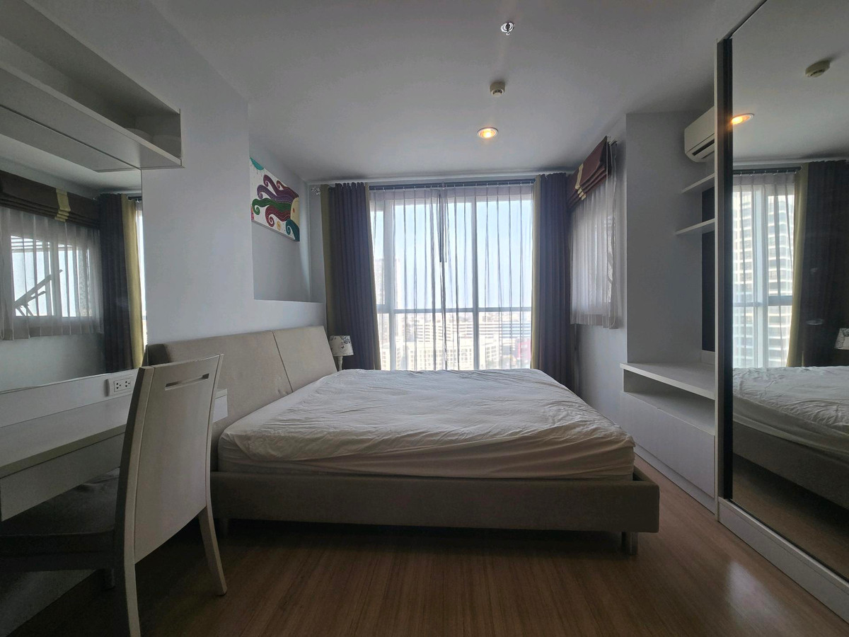 For RentCondoLadprao, Central Ladprao : For rent, 1 bedroom, 40 sq m, near the BTS, price 15,000 baht.