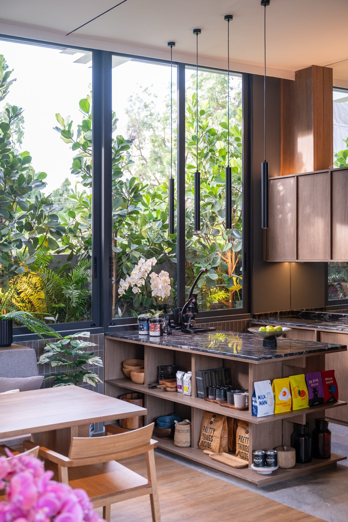 ขายทาวน์โฮมสุขุมวิท อโศก ทองหล่อ : ✨SELL  |  โครงการใหม่มือ 1 ในย่านสุขุมวิท | บ้านที่อยู่ร่วมกับธรรมชาติอย่างแท้จริง 