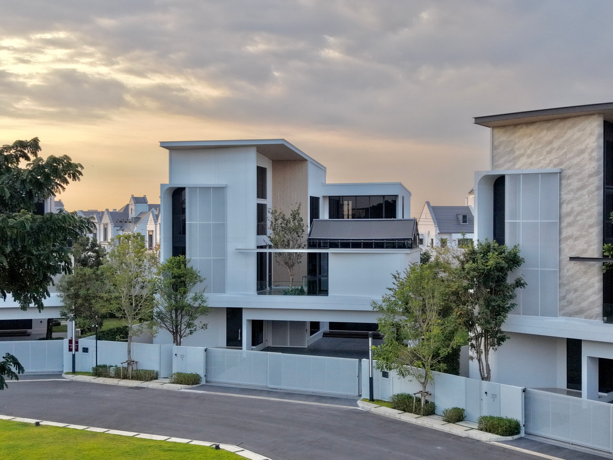 ขายบ้านลาดกระบัง สุวรรณภูมิ : ขาย โครงการ Vive กรุงเทพกรีฑา ตัดใหม่ บ้านเดี่ยว 3 ชั้น ที่ดินเริ่มต้น 130 ตารางวา 4 ห้องนอน 6 ห้องน้ำ ใกล้โรงเรียนนานาชาติชั้นนำ ติดต่อ 062-4468565 กี้