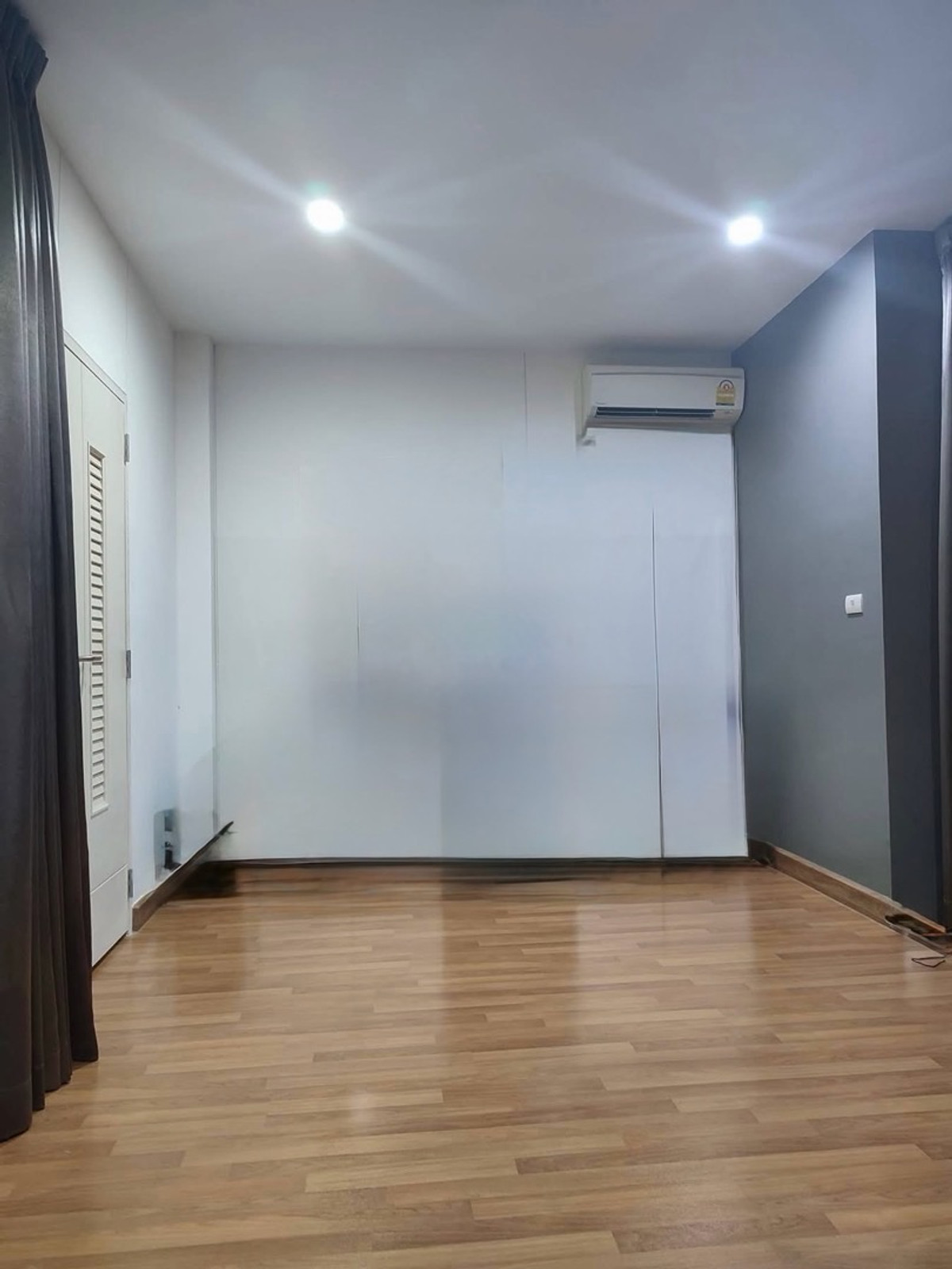 ขายทาวน์โฮมลาดพร้าว เซ็นทรัลลาดพร้าว : ขายทาวน์โฮม ใกล้ MRT ลาดพร้าว 200 ม. ลุมพินี ทาวน์ เรสซิเดนซ์ ลาดพร้าว 21 เหมาะอยู่อาศัยหรือทำออฟฟิศ