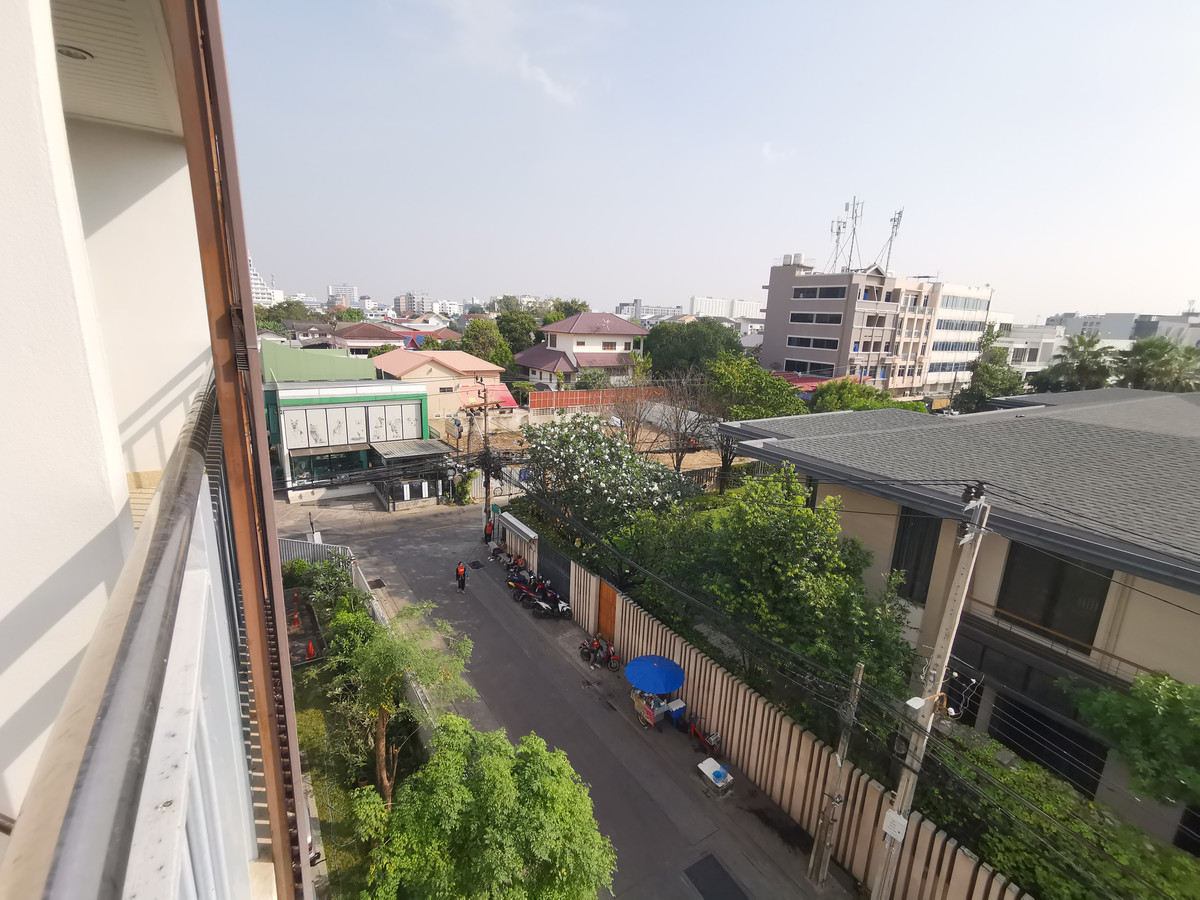 For RentCondoRatchadapisek, Huaikwang, Suttisan : Condo for rent, beautiful, good condition, Grene Suthisan Condo, corner room, good view, size 47 sq m., 1 bedroom, 1 bathroom, 2 balconies, 1 kitchen, Grene Sutthisan Condo, Huai Khwang.