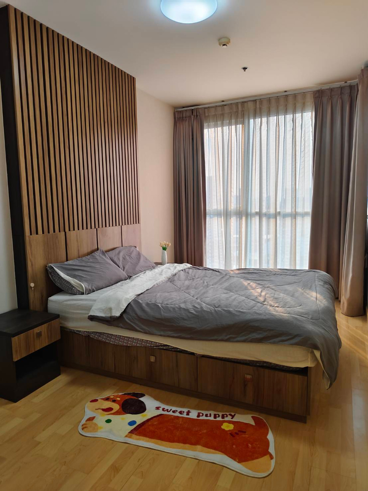 For RentCondoSapankwai,Jatujak : For rent: Ideo mix phaholyothin, 1 bedroom, large room, complete with furniture and electrical appliances. Ready to move in. If interested, add Line @best_condo.
