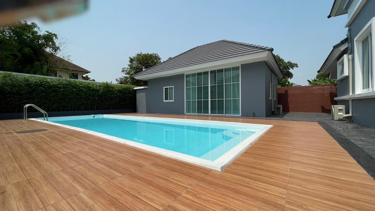 HouseNawamin, Ramindra : For sale - Rent a luxury house, 4 bedrooms, location near Sai Mai District Office. Condition is ready to move in. Got 1 rai of land with both a swimming pool and a private garden.