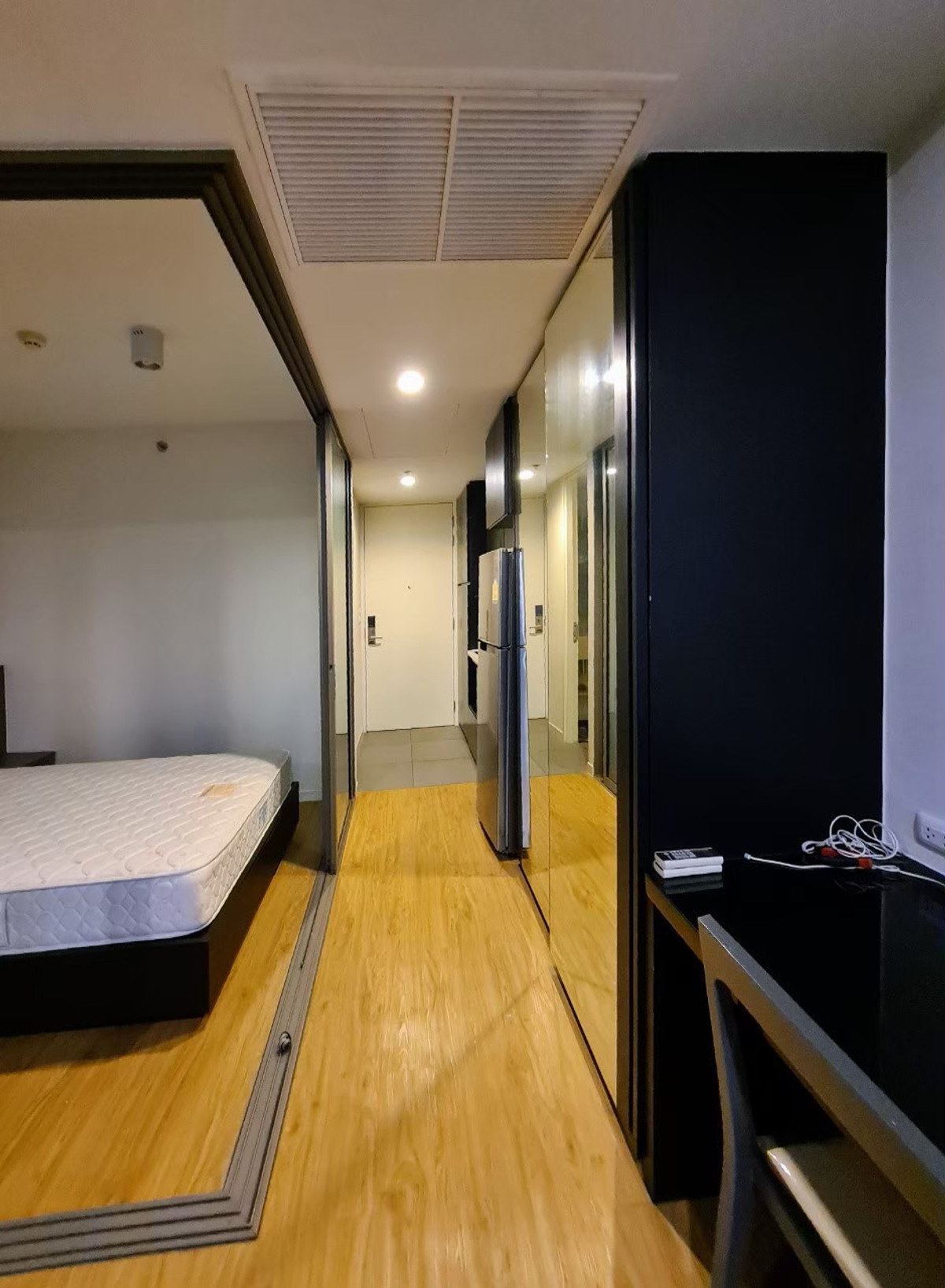 ขายคอนโดสีลม ศาลาแดง บางรัก : 🏠✨ ไซมิส สุรวงศ์ | ขายคอนโด 1 ห้องนอน (HBH-ST-147)