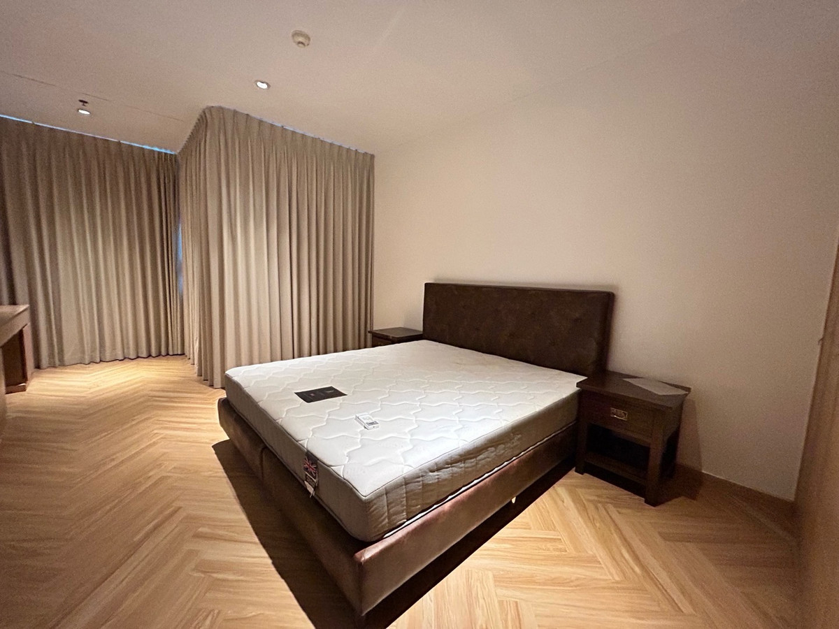 For RentCondoSathorn, Narathiwat : for rent the empire place sathorn separate 1Bed 1bath fully furniture