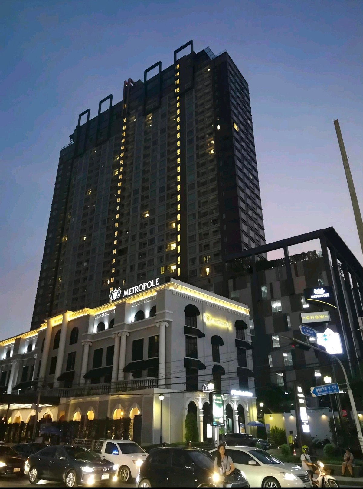 For RentCondoRama9, Petchburi, RCA : Condo for Rent at True Thonglor, High Floor, Corner Unit 🎊🎉