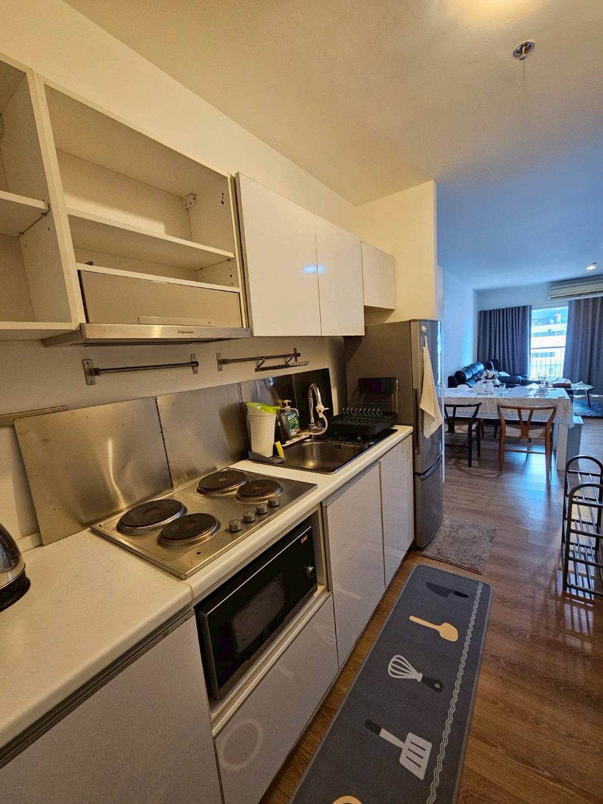 ให้เช่าคอนโดลาดพร้าว เซ็นทรัลลาดพร้าว : sym vipha - ladprao ว่างให้เช่า ห้องใหญ่ ใจกลางเมือง ขนาดห้อง 70 ตรม. ใกล้ BTS ห้าแยกลาดพร้าว