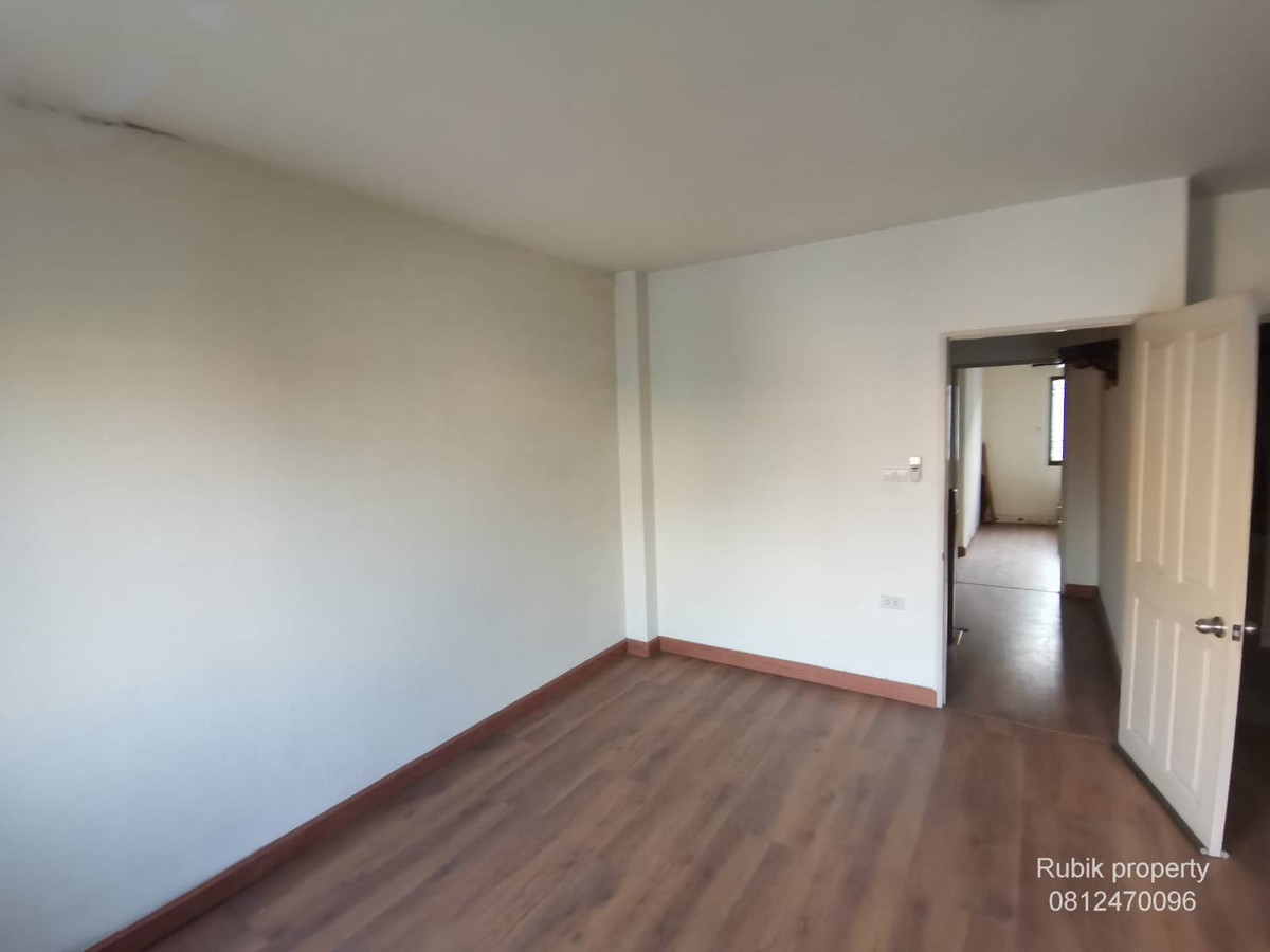 ขายทาวน์โฮมโชคชัย4 ลาดพร้าว71 : 💰✨ ขายทาวน์โฮม บ้านกลางเมือง กรุงเทพ – เหม่งจ๋าย–ลาดพร้าว 80 ถูกที่สุดในโครงการ! ราคาพิเศษสุด คุ้มแบบหาที่ไหนไม่ได้แล้ว RB1672