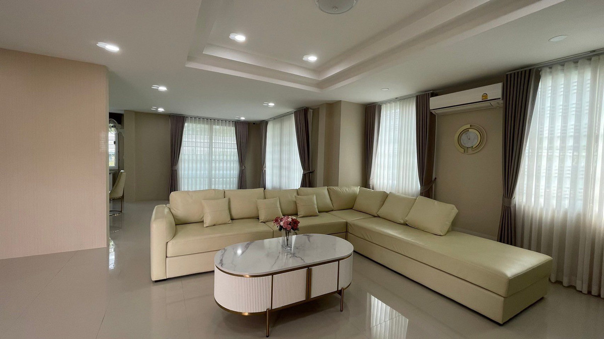 HouseNawamin, Ramindra : For sale - Rent a luxury house, 4 bedrooms, location near Sai Mai District Office. Condition is ready to move in. Got 1 rai of land with both a swimming pool and a private garden.