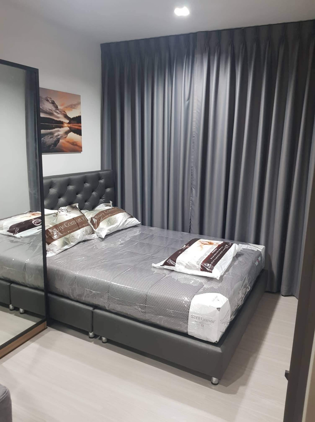 ให้เช่าคอนโดพระราม 9 เพชรบุรีตัดใหม่ RCA : 👑 Life Asoke - Rama9 | 2Bedroom (เตียง5ฟุต ทั้งสองห้อง) 1Bathroom | 36 sq.m. ครัวปิด 