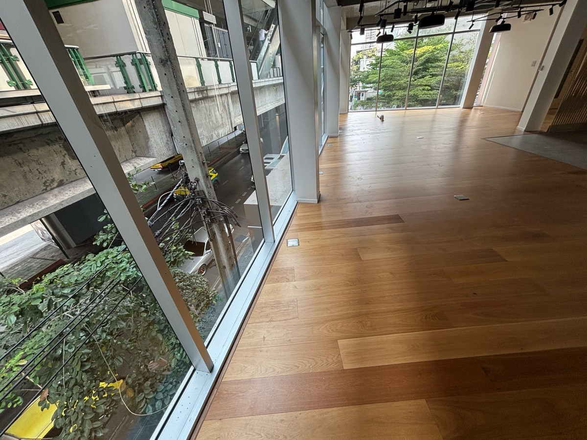 For RentShowroomOnnut, Udomsuk : 🚆 Commercial Space for Rent – Directly Connected to BTS Phra Khanong (0 meters!):200sqm :130,000THB/month