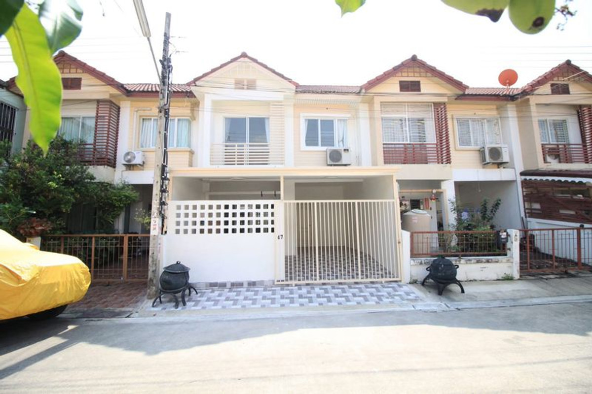 ขายทาวน์โฮมพระราม 2 บางขุนเทียน : ขายทาวน์เฮ้าส์  2 ชั้น  หมู่บ้านพิศาล ท่าข้าม 28 แถมเฟอร์พร้อมอยู่