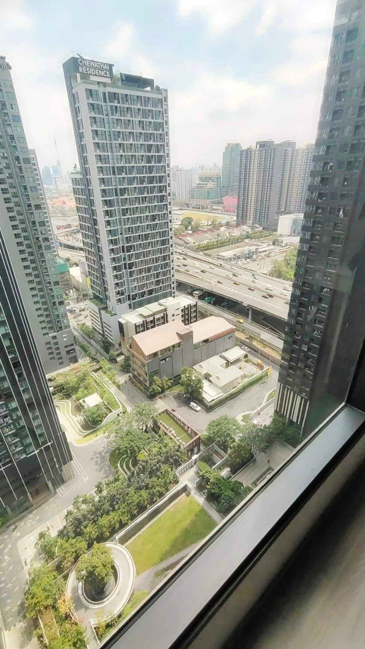 For RentCondoRama9, Petchburi, RCA : (Short term) LIFE ASOKE HYPE 2 Bedroom (6 FT, Sofa Bed)🌸near MRT Rama9 for Rent Condo RAMA 9