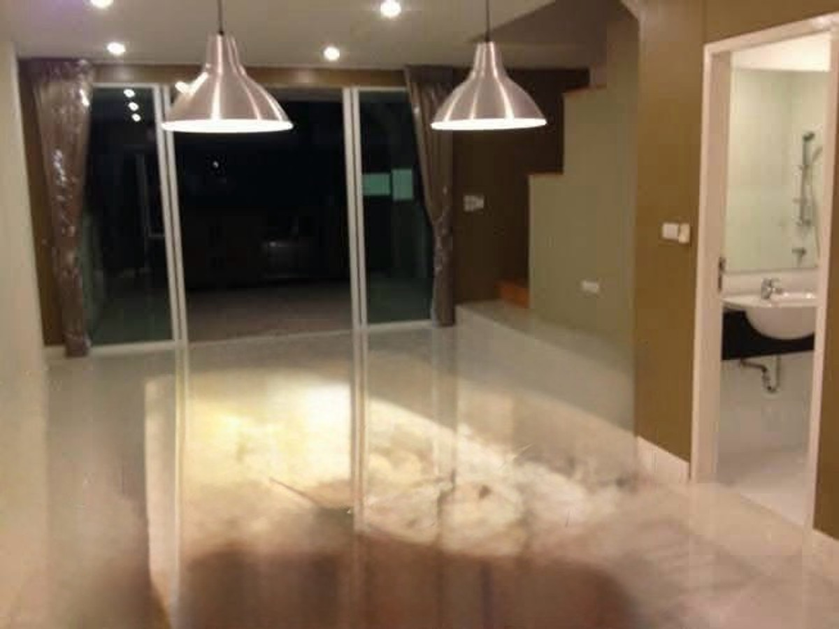 ขายทาวน์โฮมลาดพร้าว เซ็นทรัลลาดพร้าว : ขายทาวน์โฮม ใกล้ MRT ลาดพร้าว 200 ม. ลุมพินี ทาวน์ เรสซิเดนซ์ ลาดพร้าว 21 เหมาะอยู่อาศัยหรือทำออฟฟิศ