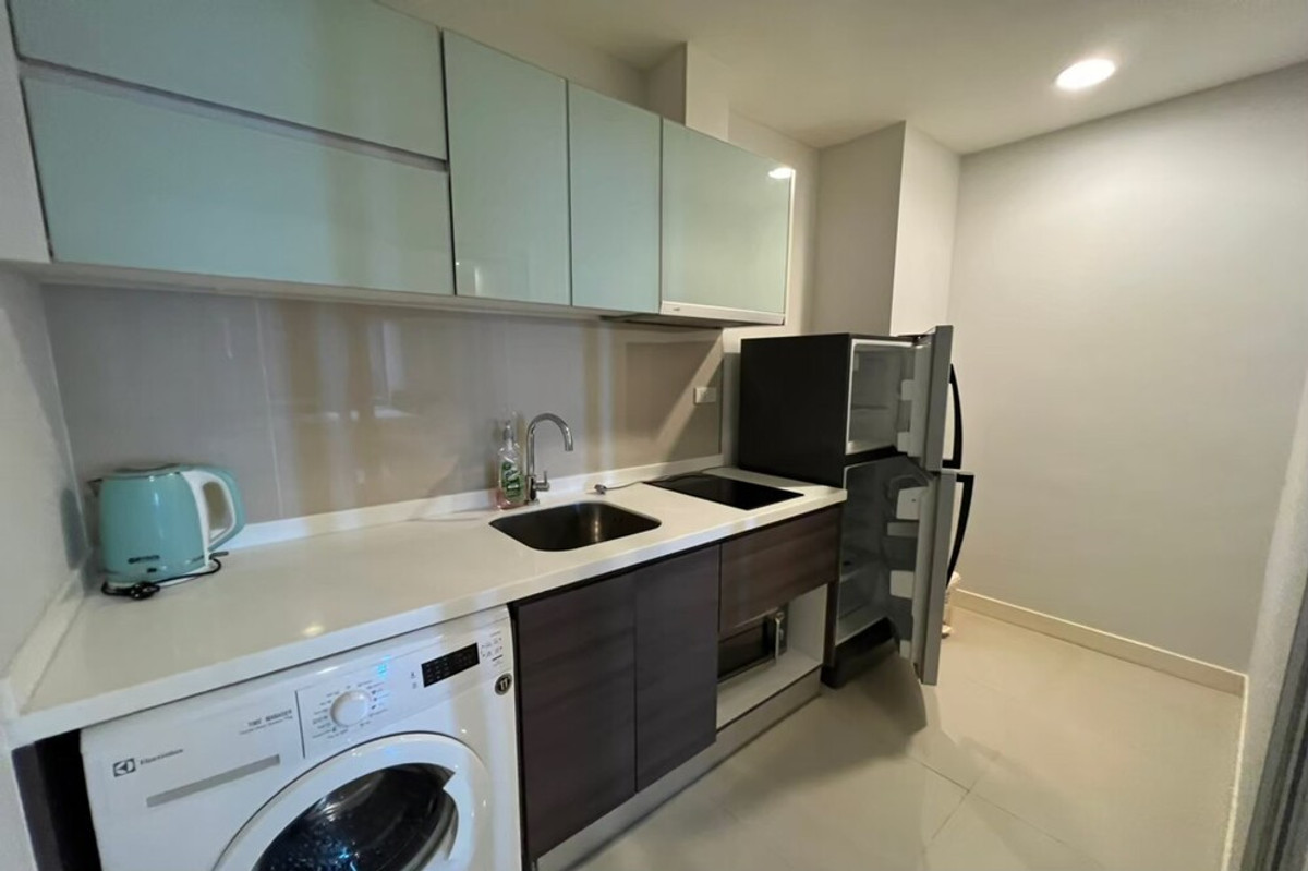 For RentCondoSathorn, Narathiwat : 🔥 For Rent !! high floor 22++, big size !! 🔥 Code C20221200245..........Centric Sathorn - St. Louis, 1 bedroom, 1 bathroom, furnished, ready to move in📣📣