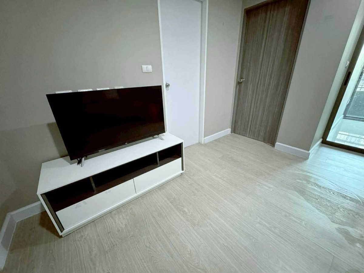 For RentCondoRatchadapisek, Huaikwang, Suttisan : For rent, Metro Luxe Ratchada (32 sq m.), 1 bedroom, 1 bathroom, ready to move in.