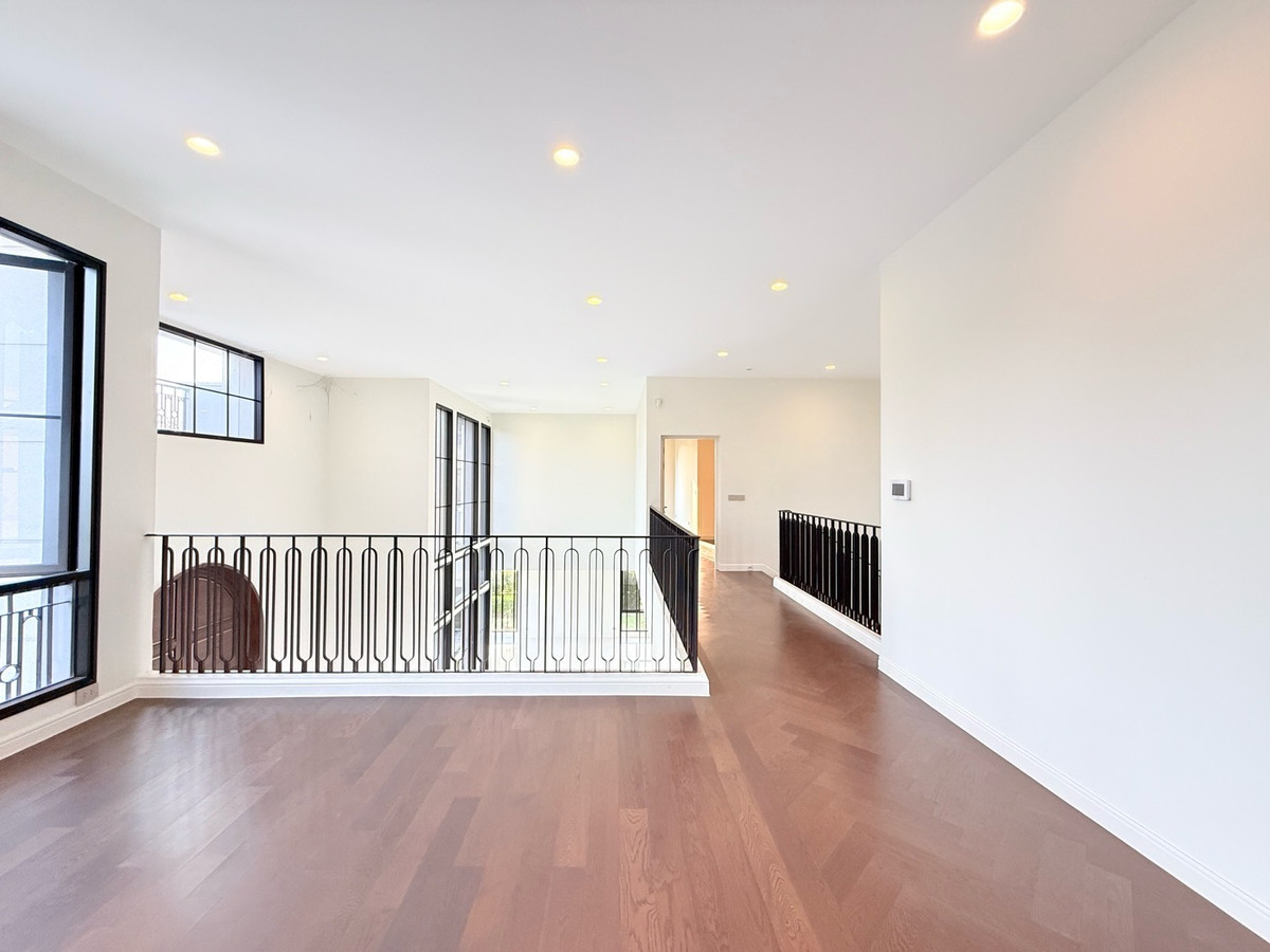 For SaleHouseKasetsart, Ratchayothin : The most beautiful corner plot NARASIRI PHAHOL-WATCHARAPOL Narasiri Phahon-Watcharapol | ready to transfer, negotiable