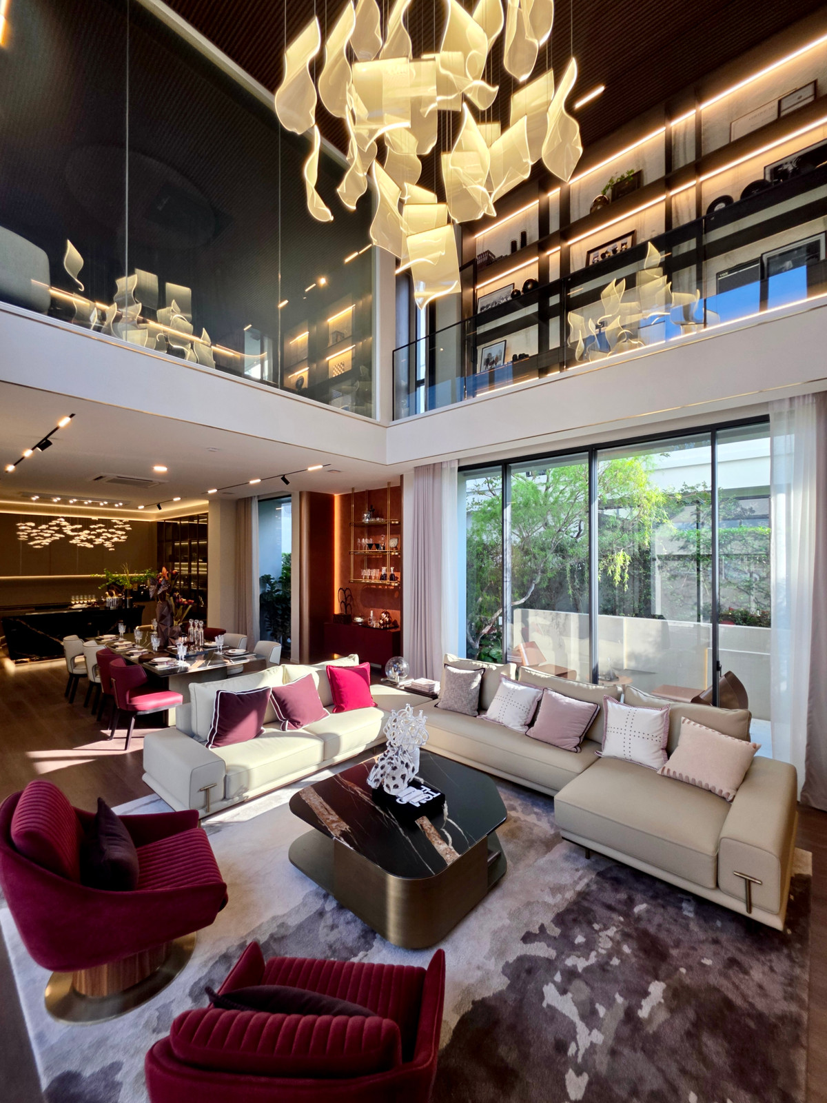 ขายบ้านลาดกระบัง สุวรรณภูมิ : ขาย โครงการ Vive กรุงเทพกรีฑา ตัดใหม่ บ้านเดี่ยว 3 ชั้น ที่ดินเริ่มต้น 130 ตารางวา 4 ห้องนอน 6 ห้องน้ำ ใกล้โรงเรียนนานาชาติชั้นนำ ติดต่อ 062-4468565 กี้