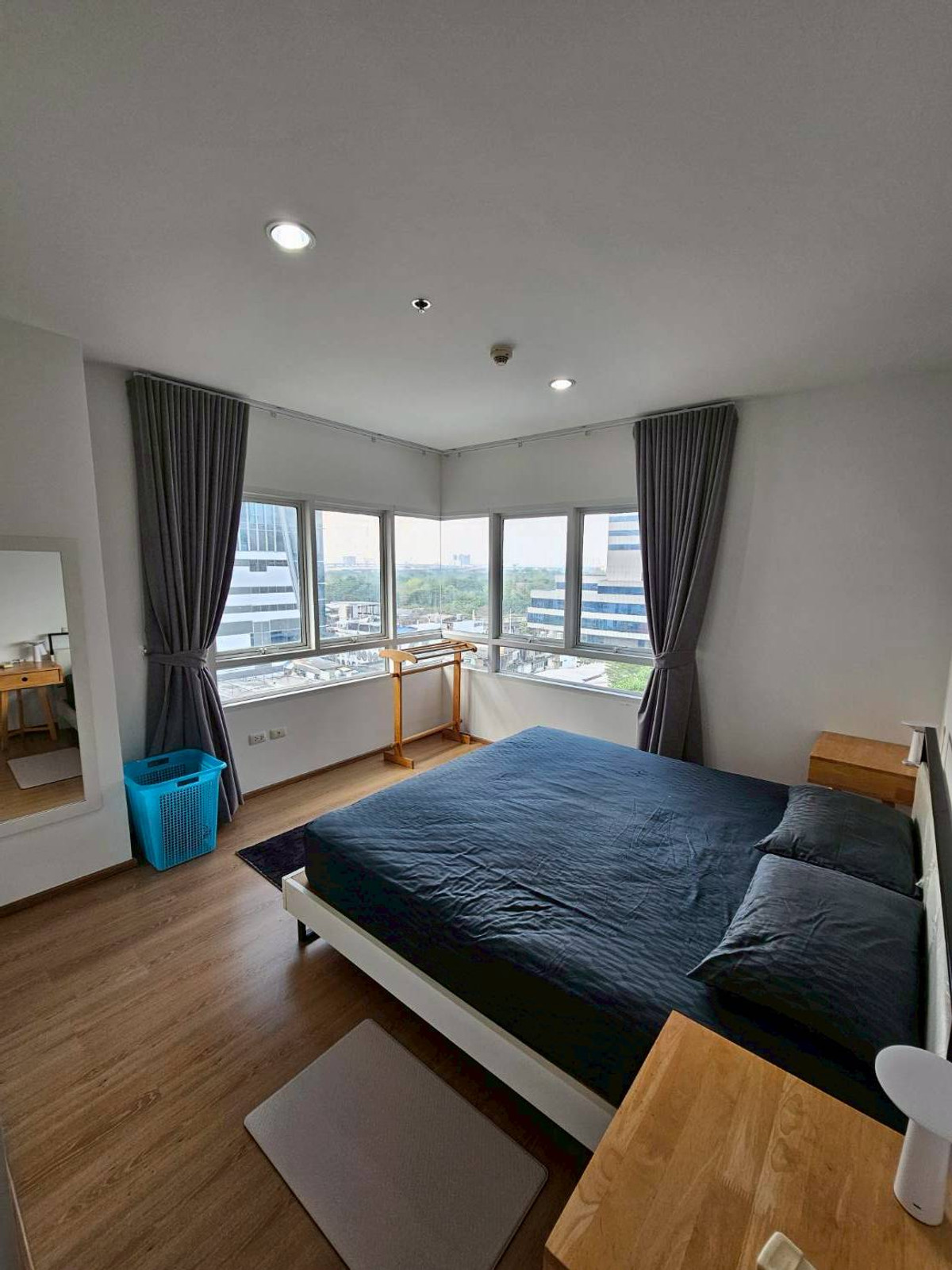 ให้เช่าคอนโดลาดพร้าว เซ็นทรัลลาดพร้าว : sym vipha - ladprao ว่างให้เช่า ห้องใหญ่ ใจกลางเมือง ขนาดห้อง 70 ตรม. ใกล้ BTS ห้าแยกลาดพร้าว