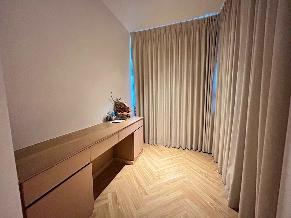 For RentCondoSathorn, Narathiwat : for rent the empire place sathorn separate 1Bed 1bath fully furniture