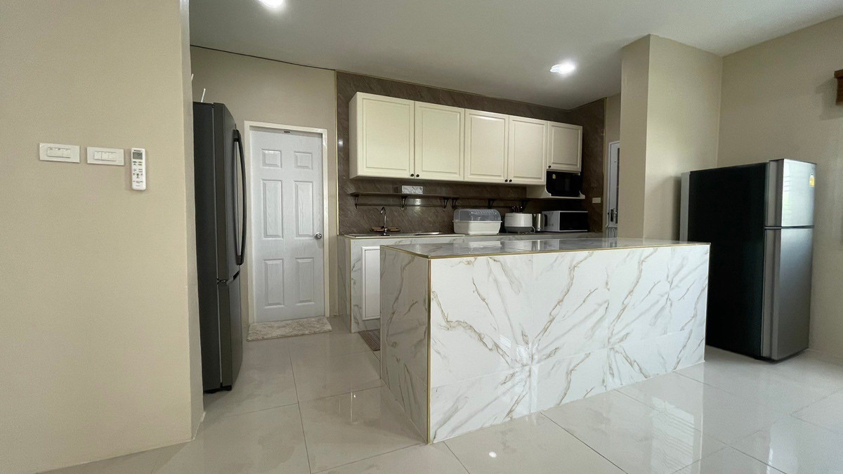 HouseNawamin, Ramindra : For sale - Rent a luxury house, 4 bedrooms, location near Sai Mai District Office. Condition is ready to move in. Got 1 rai of land with both a swimming pool and a private garden.