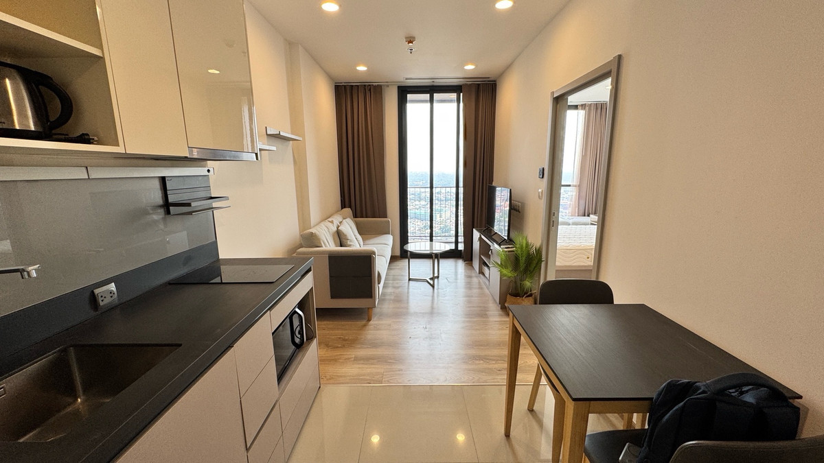 ให้เช่าคอนโดสุขุมวิท อโศก ทองหล่อ : Oka Haus ห้องสวย ส่วนกลางครบ