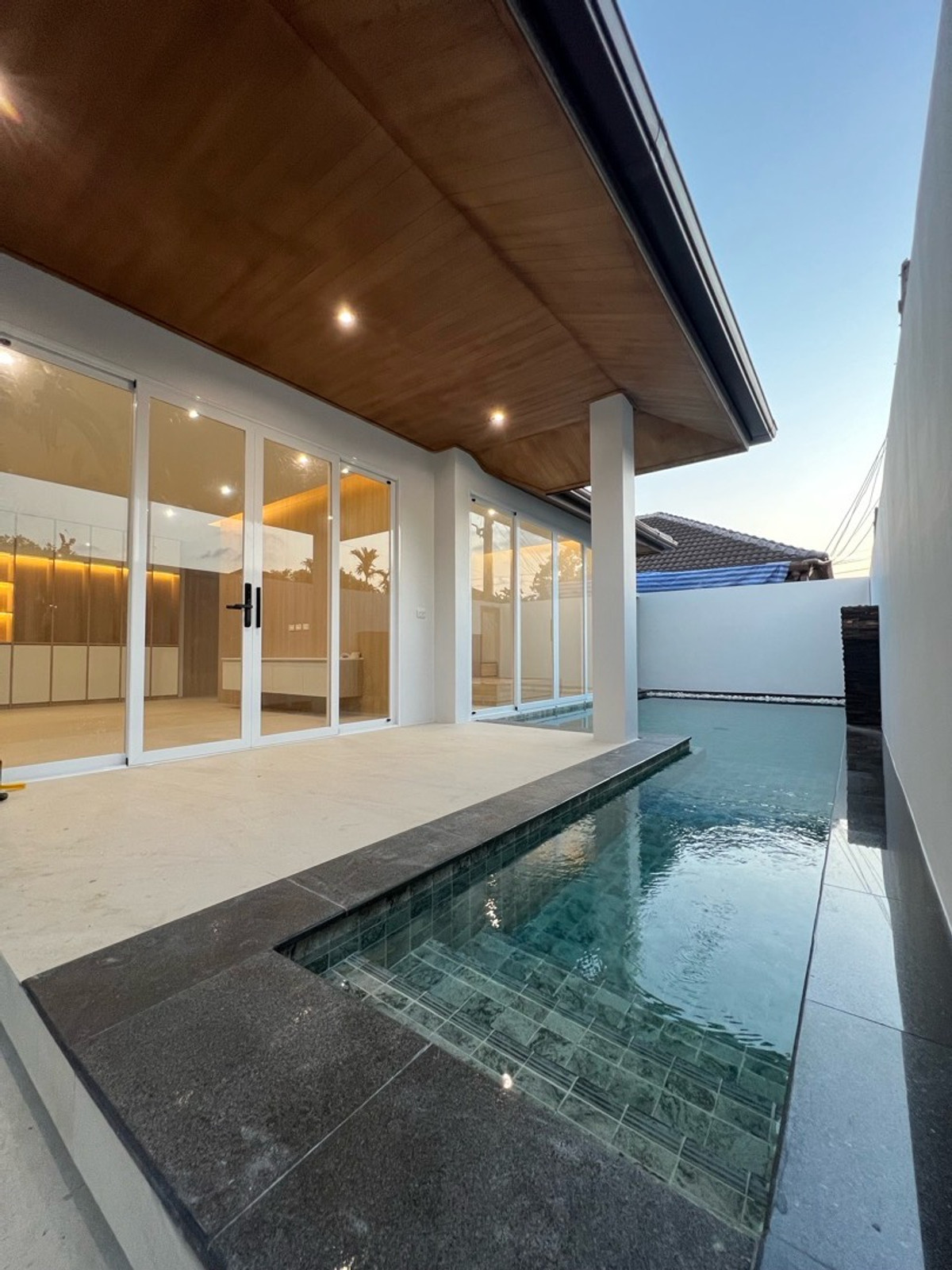 ภูเก็ต : ภูเก็ตพูลวิลล่าหรู ราคาดี ไกล้แหล่งท่องเที่ยวและห้างดัง