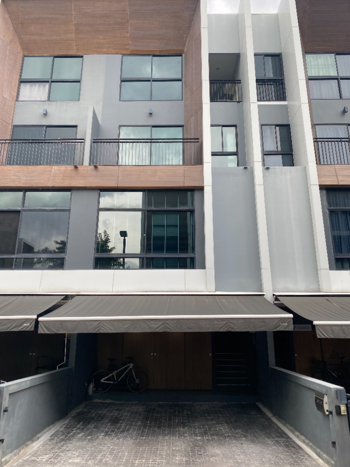 For SaleTownhomeRama3 (Riverside),Satupadit : Arden Rama 3 / Modern townhome in Rama 3 area with furniture and electrical appliances / 3 bedrooms, 22 sq m.