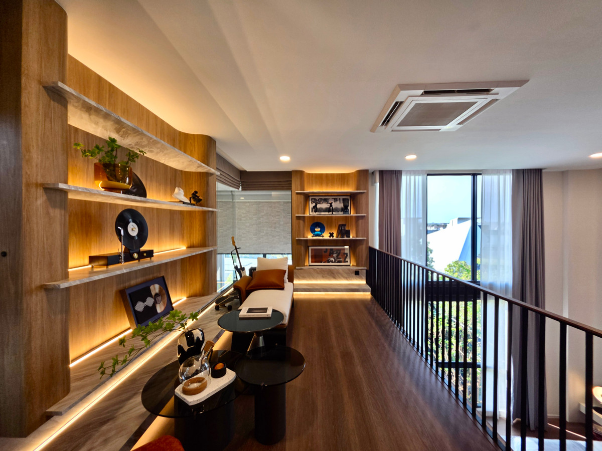 ขายบ้านลาดกระบัง สุวรรณภูมิ : ขาย โครงการ Vive กรุงเทพกรีฑา ตัดใหม่ บ้านเดี่ยว 3 ชั้น ที่ดินเริ่มต้น 130 ตารางวา 4 ห้องนอน 6 ห้องน้ำ ใกล้โรงเรียนนานาชาติชั้นนำ ติดต่อ 062-4468565 กี้