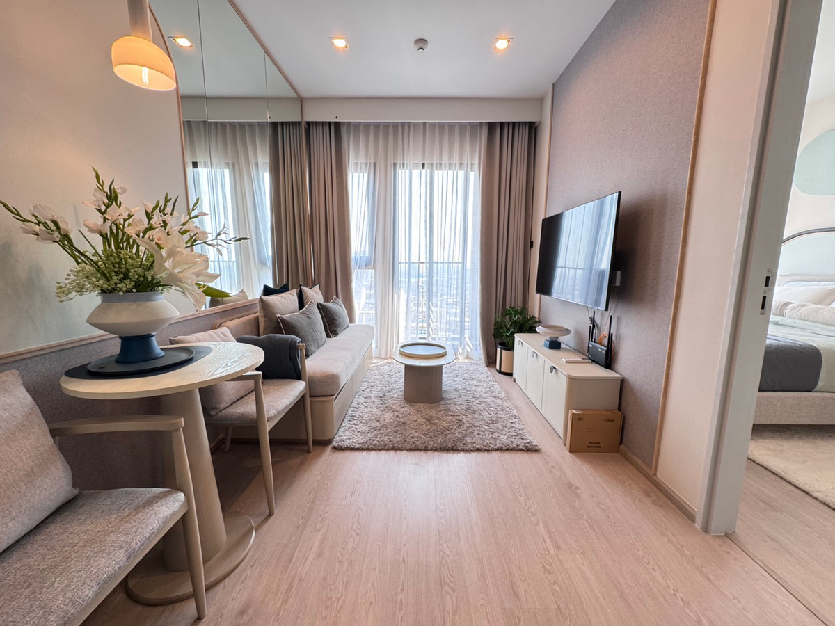For RentCondoWongwianyai, Charoennakor : Reference Sathorn Wongwianyai, new room, very beautiful, next to BTS Wongwian Yai, river view, available and ready for rent.